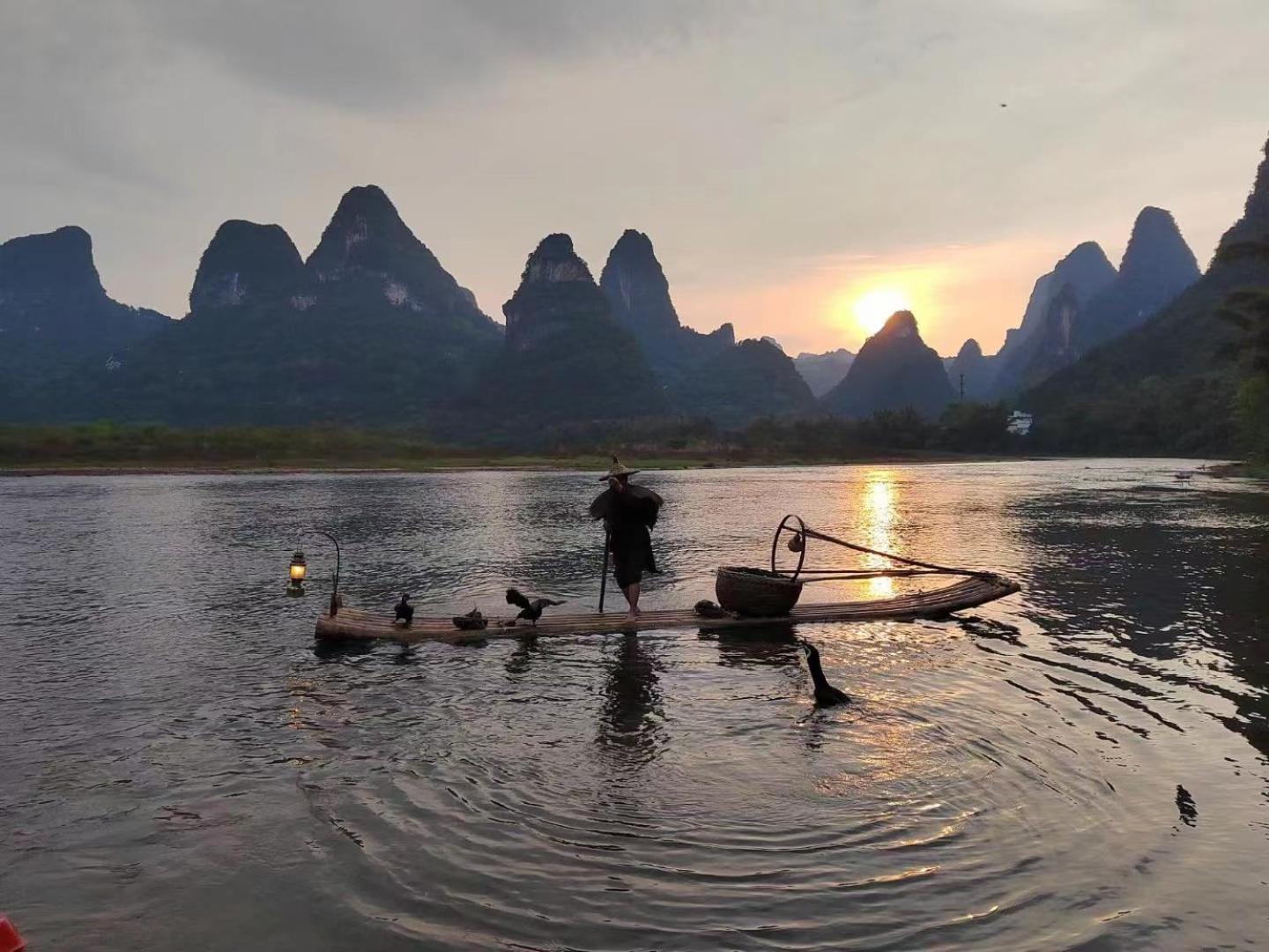 Serene Vale Inn Guilin-Free One Way Pick Up Service To High-Speed Railway Station For 2 Nights Exterior foto