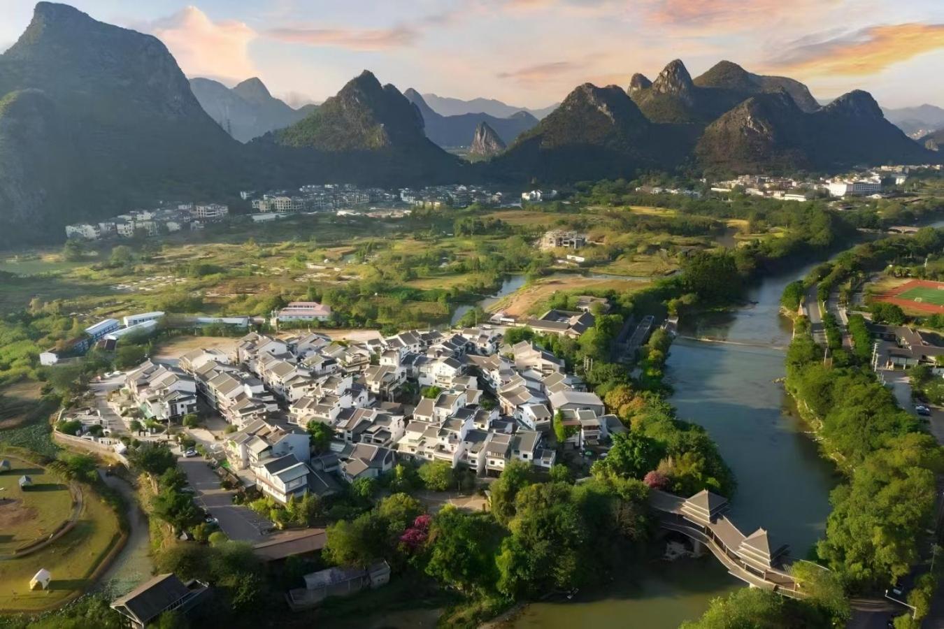 Serene Vale Inn Guilin-Free One Way Pick Up Service To High-Speed Railway Station For 2 Nights Exterior foto