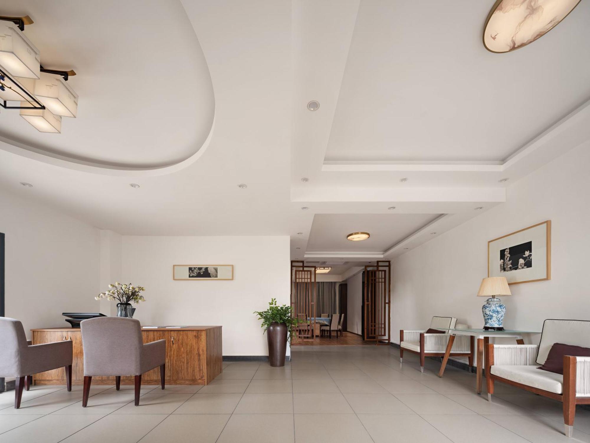Serene Vale Inn Guilin-Free One Way Pick Up Service To High-Speed Railway Station For 2 Nights Exterior foto
