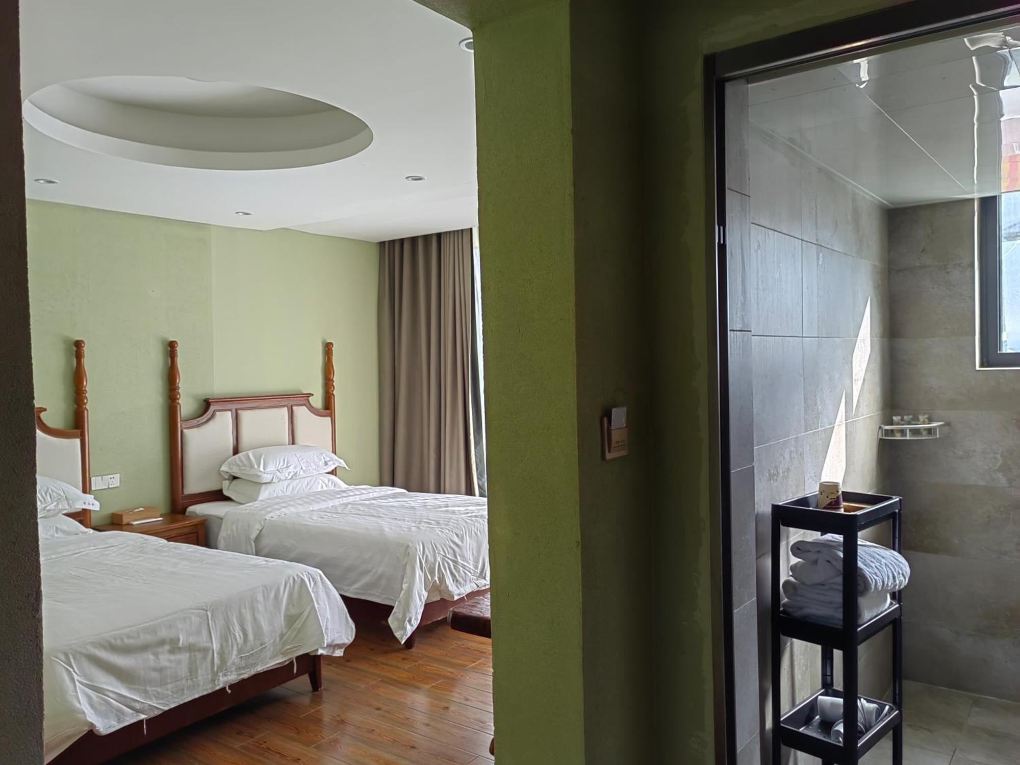 Serene Vale Inn Guilin-Free One Way Pick Up Service To High-Speed Railway Station For 2 Nights Exterior foto